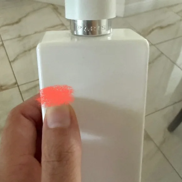 Hermes Un Jardin Sur Le Nil Body Lotion - White and Yellow - Picture 3 of 3